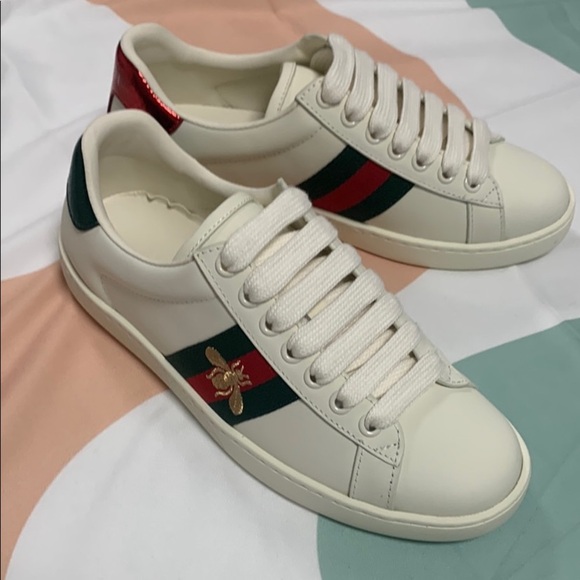 Gucci Women's White Sneakers with Red and Green Stripes - Picture 1 of 4